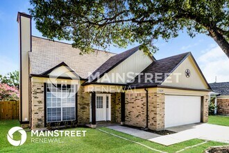 8643 Silent Oaks in San Antonio, TX - Foto de edificio - Building Photo