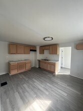 641 3rd St in Donora, PA - Building Photo - Building Photo