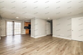 705 Peach Orchard Dr in West Carrollton, OH - Foto de edificio - Building Photo