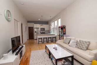 916 N Ashland Ave-Unit -3R in Chicago, IL - Building Photo - Building Photo