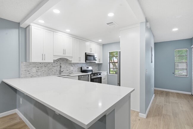 property at 9292 Vista Del Lago