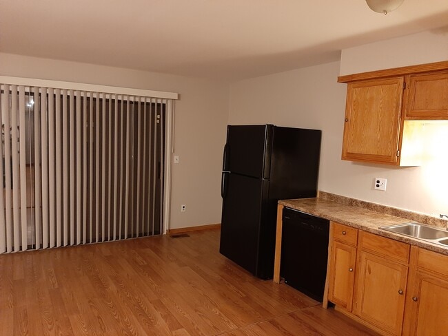 38177 Jamestown Dr, Unit 113 in Sterling Heights, MI - Building Photo - Building Photo