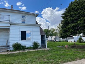 114 E Main St in Murray, NE - Building Photo