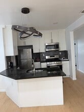 197 S 11th St, Unit 3 in Newark, NJ - Foto de edificio - Building Photo