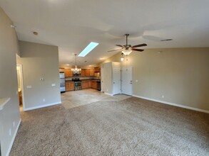4104 Creek Hill Dr in Bettendorf, IA - Building Photo - Building Photo