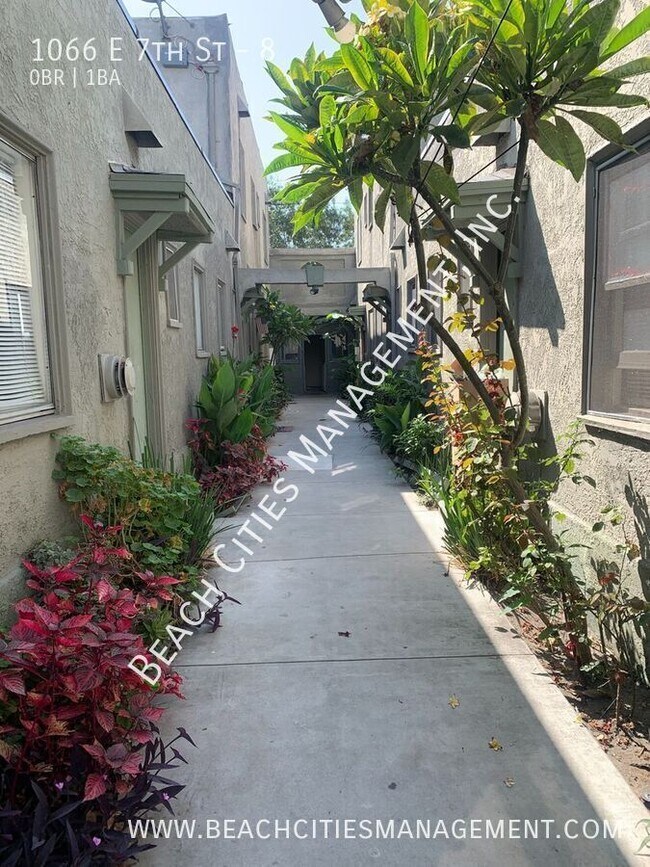 1066 E 7th St-Unit -8 in Long Beach, CA - Building Photo - Building Photo