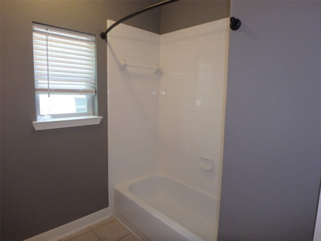 3804 Mystic Cir in Montgomery, TX - Foto de edificio - Building Photo