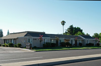 Oak Knoll Apartments in Fresno, CA - Foto de edificio - Building Photo