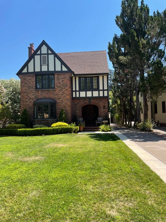 1105-1109 38th St in Sacramento, CA - Foto de edificio