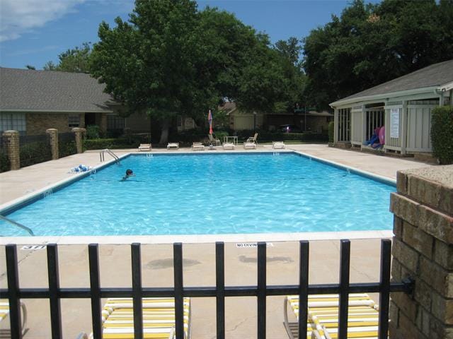 2708 Creekwood Ct in Carrollton, TX - Building Photo - Building Photo