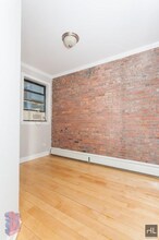 AVENUE B, Unit 7/4FN in New York, NY - Foto de edificio - Building Photo