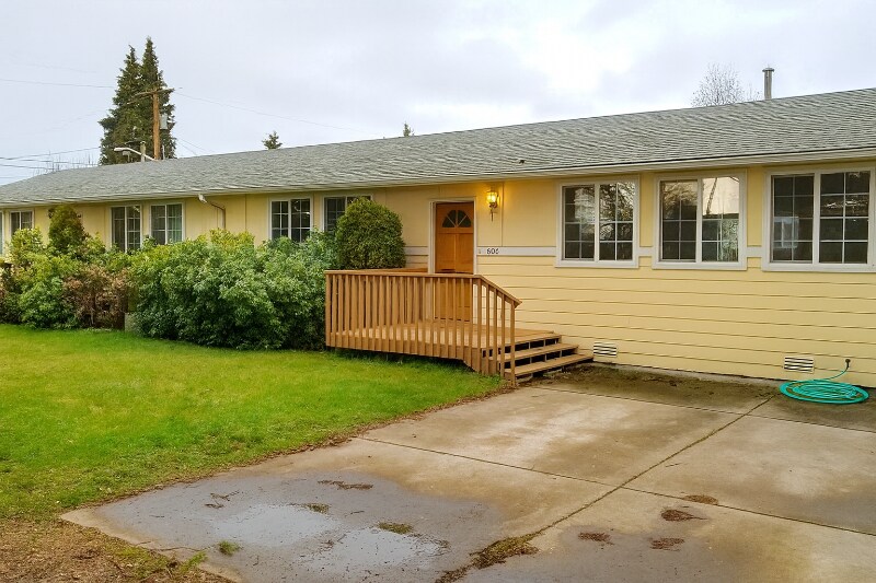 606 Alexander Ave in Kent, WA - Building Photo
