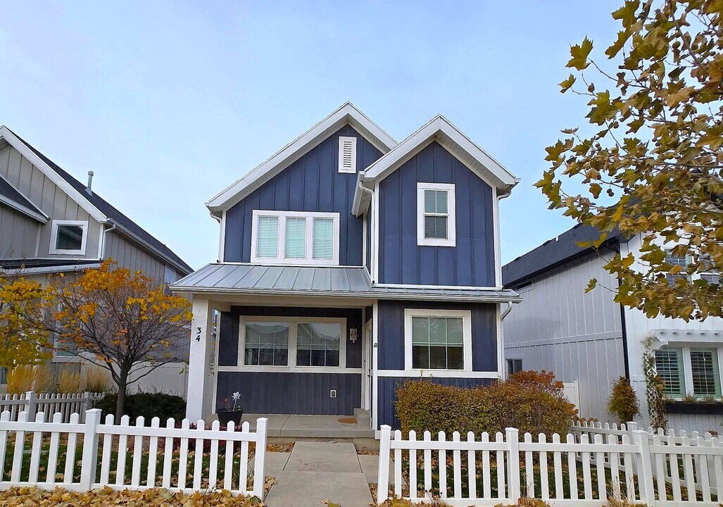 34 E Legacy Pky in Saratoga Springs, UT - Foto de edificio