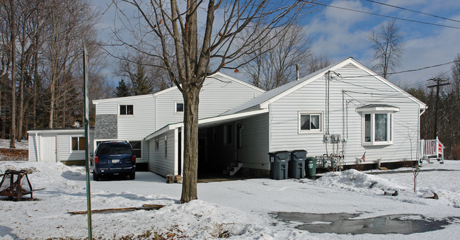 7 Midline Rd in Ballston Lake, NY - Building Photo - Building Photo