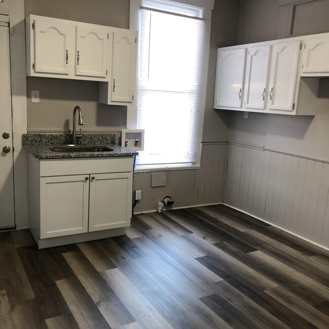 2327 Duncan St in Louisville, KY - Foto de edificio - Building Photo