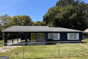 5771 Satterfield Dr in Macon, GA - Building Photo