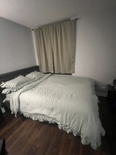 3660 N Lake Shore Dr, Unit 506 in Chicago, IL - Building Photo - Building Photo