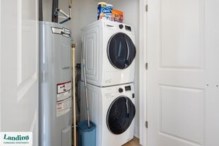 933 McGee St in Kansas City, MO - Building Photo