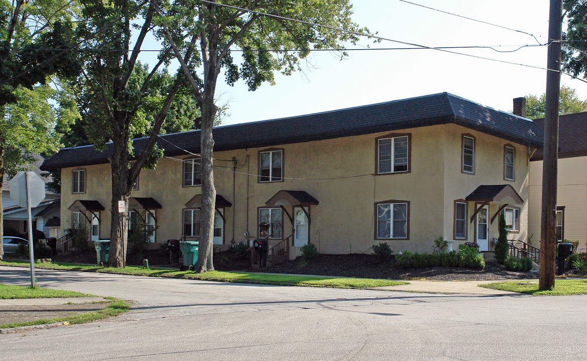 476 Main St in Conneaut, OH - Building Photo