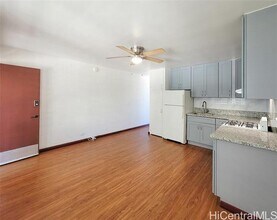 1555 Pensacola St in Honolulu, HI - Building Photo - Building Photo