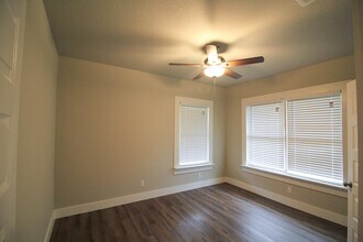 1138 Iowa St in San Antonio, TX - Building Photo - Building Photo