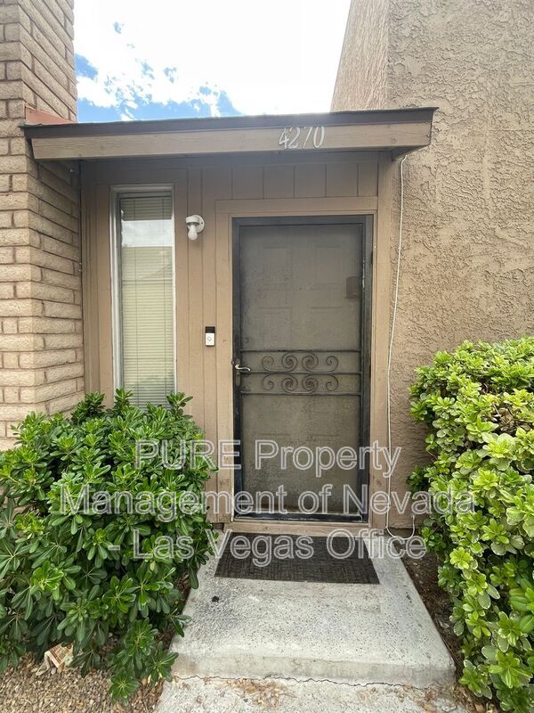 4270 Rollingstone Dr in Las Vegas, NV - Building Photo - Building Photo
