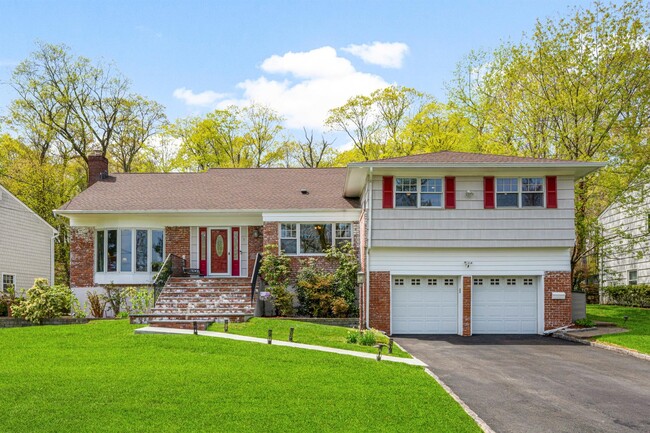 property at 5 Sylvan Ln