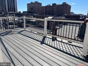 2008 Chestnut St in Philadelphia, PA - Building Photo - Building Photo