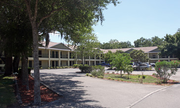 Courtyard Suites and Apartments in Tampa, FL - Building Photo - Building Photo