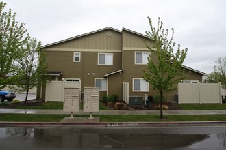 11026 W Garverdale Ln in Boise, ID - Building Photo - Building Photo