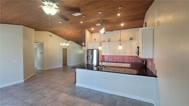1205 SW 21st Terrace in Cape Coral, FL - Building Photo - Building Photo