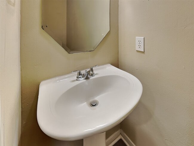 property at 11911 Lakewood Hills Dr