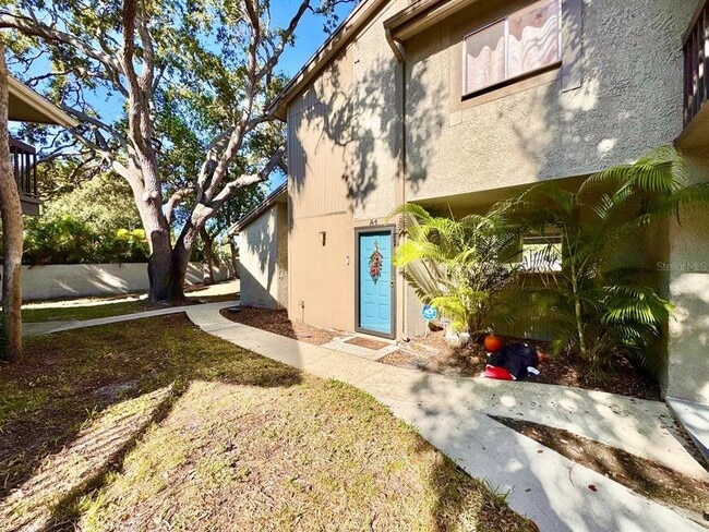 6345 NEWTOWN Cir in Tampa, FL - Building Photo - Building Photo