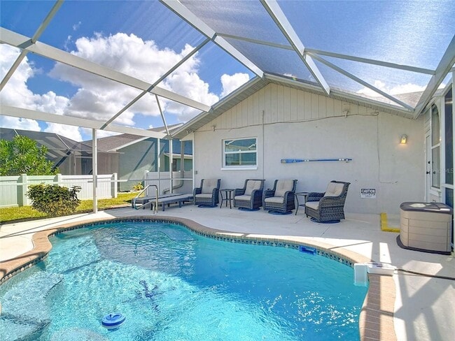 18 Bunker Pl in Rotonda West, FL - Building Photo - Building Photo