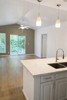 95-833-833 Wikao St, Unit C201 in Mililani, HI - Building Photo