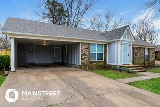 7135 Hillshire Dr in Memphis, TN - Foto de edificio - Building Photo