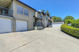 11217 Mountain View Ct in Auburn, CA - Building Photo - Building Photo