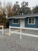 3000-3002 West St in Shasta Lake, CA - Building Photo