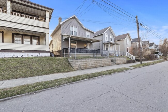 1736 Bruck St in Columbus, OH - Building Photo - Building Photo