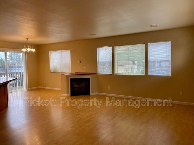 1118 Park Ave in Bremerton, WA - Building Photo - Building Photo