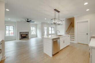 9690 Dutton Ln in Collegedale, TN - Foto de edificio - Building Photo