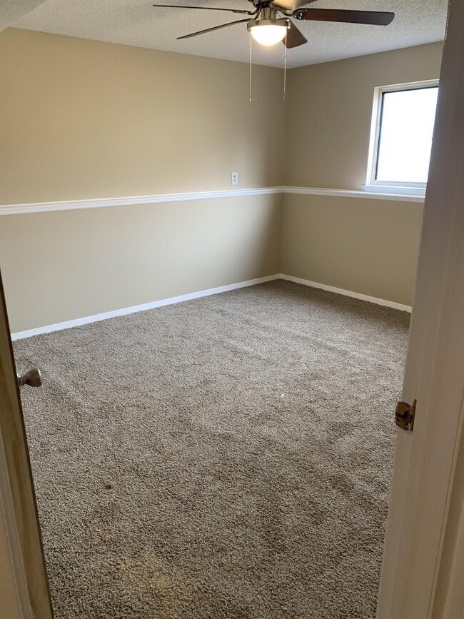 409 S Mt Carmel St in Wichita, KS - Building Photo - Building Photo