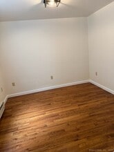 61 Burr Rd in Southbury, CT - Building Photo - Building Photo