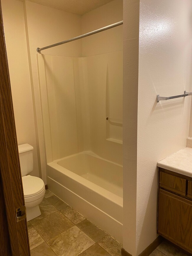 1703 University Dr SE in St. Cloud, MN - Building Photo - Building Photo