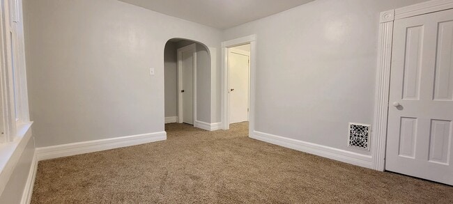1116 beecher ave, Unit 2 in Galesburg, IL - Building Photo - Building Photo