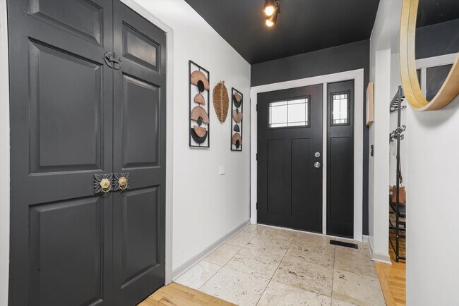 2221 N McAree Rd in Waukegan, IL - Building Photo - Building Photo