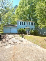 3237 Kiowa Ct in Rex, GA - Building Photo