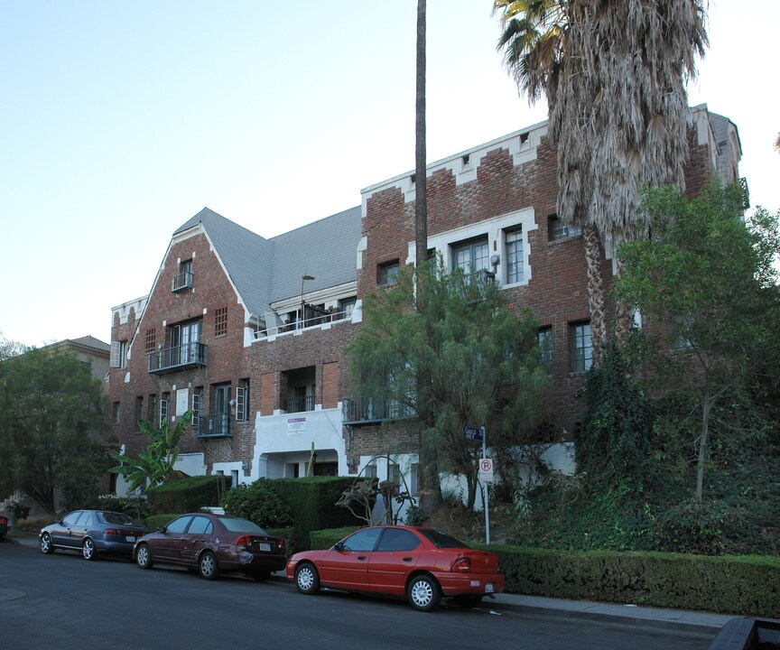 200 N Edgemont St in Los Angeles, CA - Building Photo