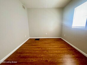 4144 Greenwood Ave in Louisville, KY - Building Photo - Building Photo