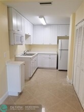 7417 Orange Dr in Davie, FL - Building Photo - Building Photo